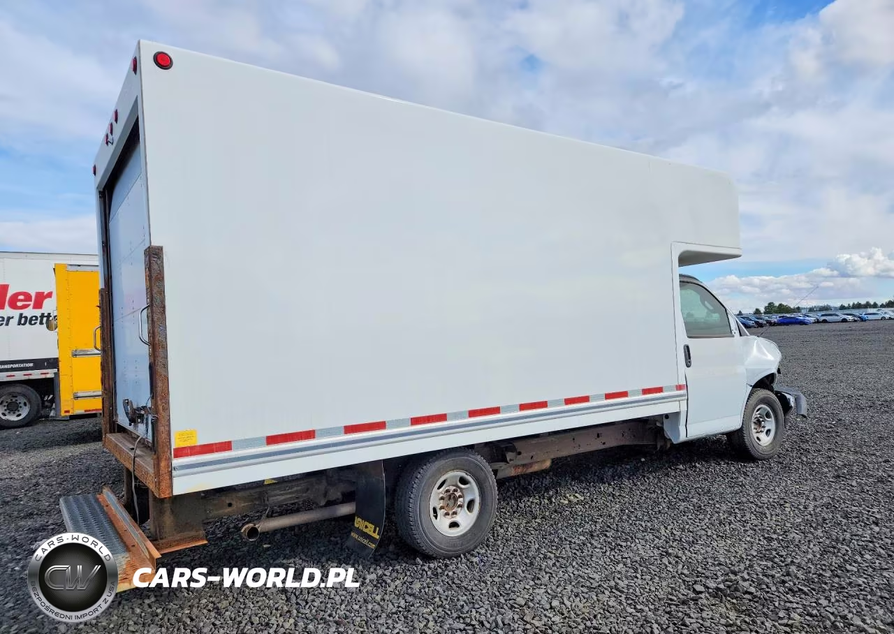 2018 Chevrolet Express Box Truck VIN:1GB0GSFG0J1344813 - 3