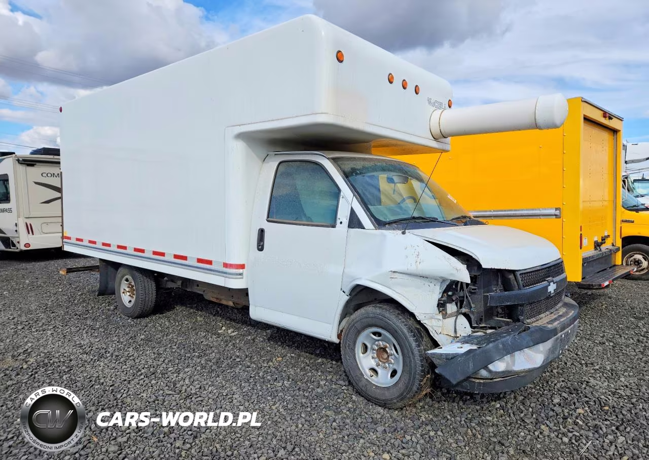 2018 Chevrolet Express Box Truck VIN:1GB0GSFG0J1344813 - 4