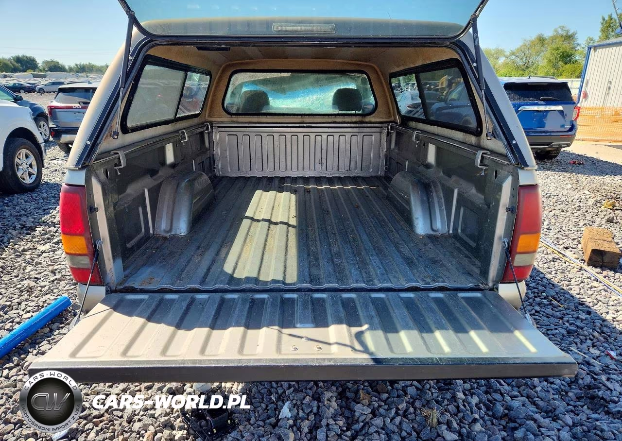 2000 Chevrolet Silverado C1500 VIN:1GCEC14W2YE299135 - 10