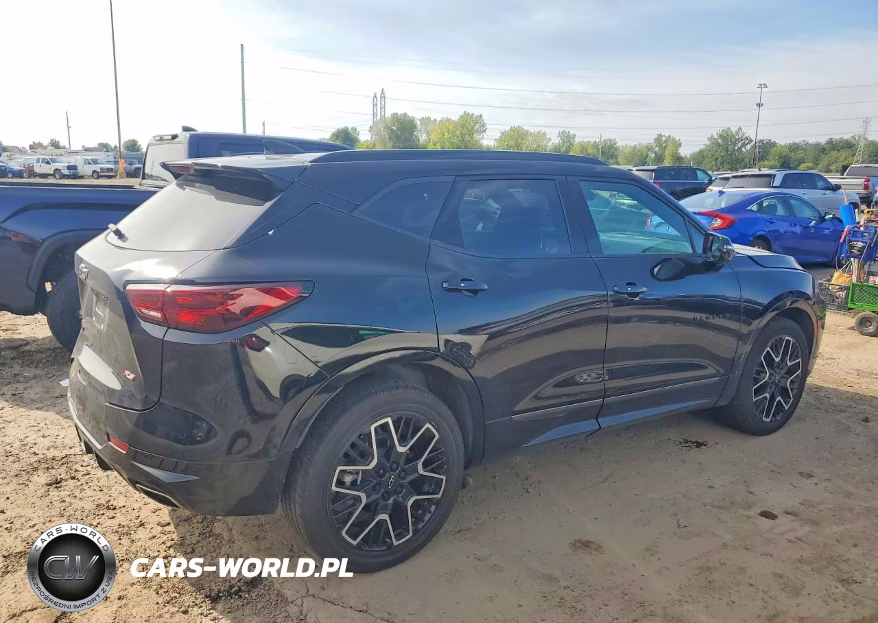 2025 Chevrolet Blazer Rs VIN:3GNKBERS3SS137005 - 3