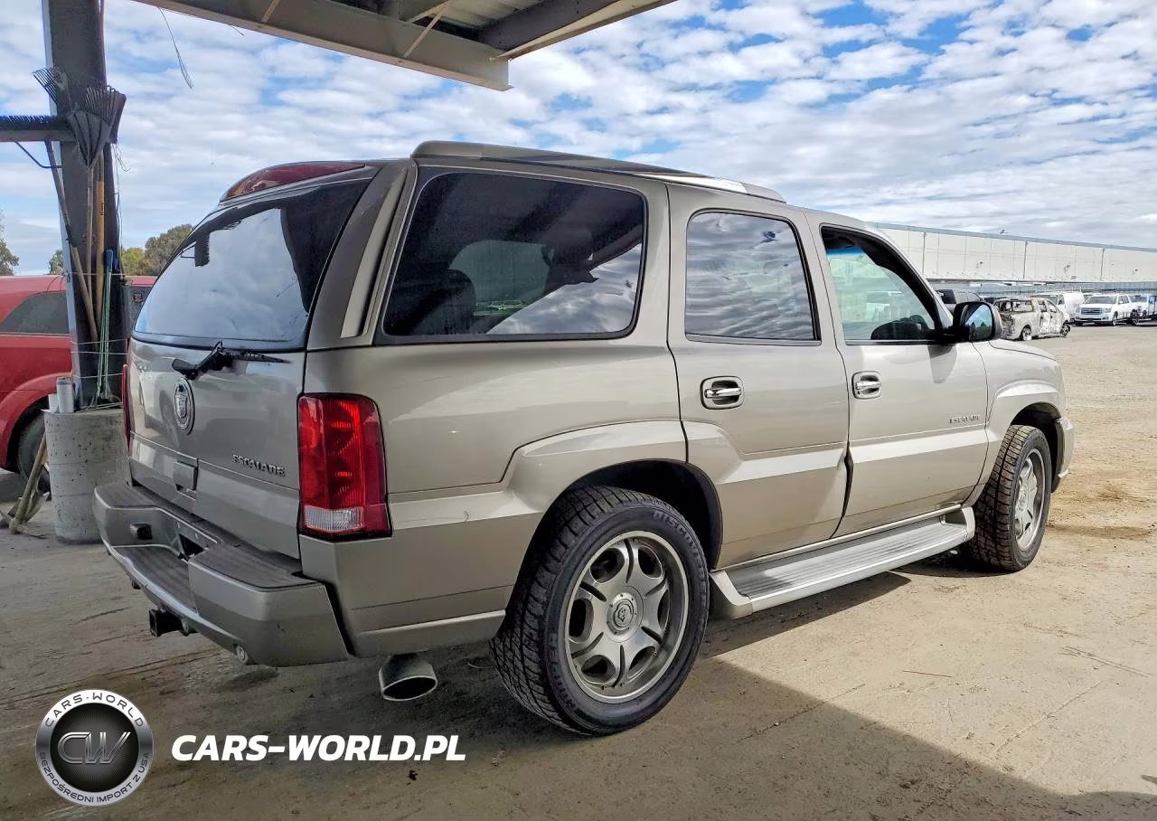 2002 Cadillac Escalade Luxury VIN:1GYEC63TX2R292111 - 3