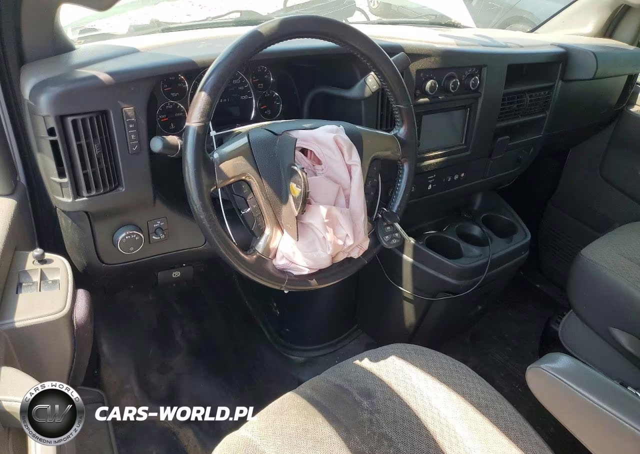 2019 Chevrolet Express G2500 VIN:1GCWGAFG9K1370649 - 8