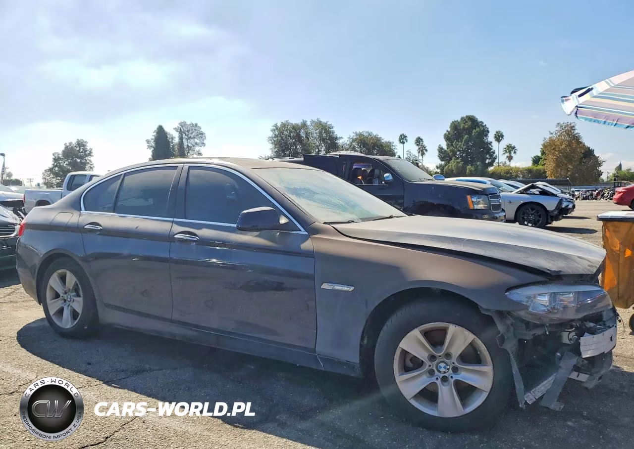 2013 BMW 528 I VIN:WBAXG5C57DDY32185 - 4