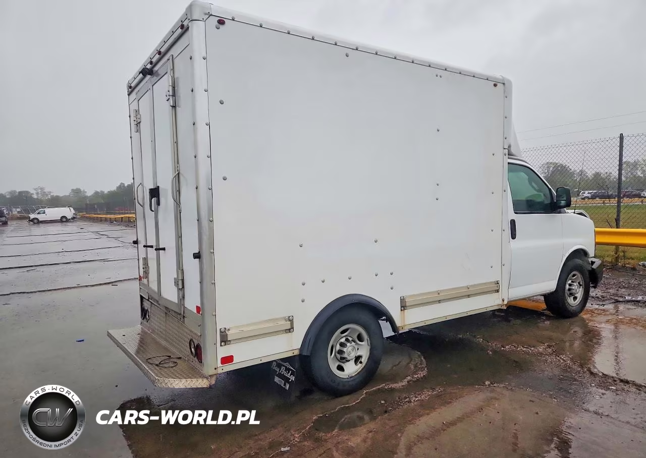 2017 Chevrolet Express Delivery Truck VIN:1GB0GRFG6H1124949 - 3