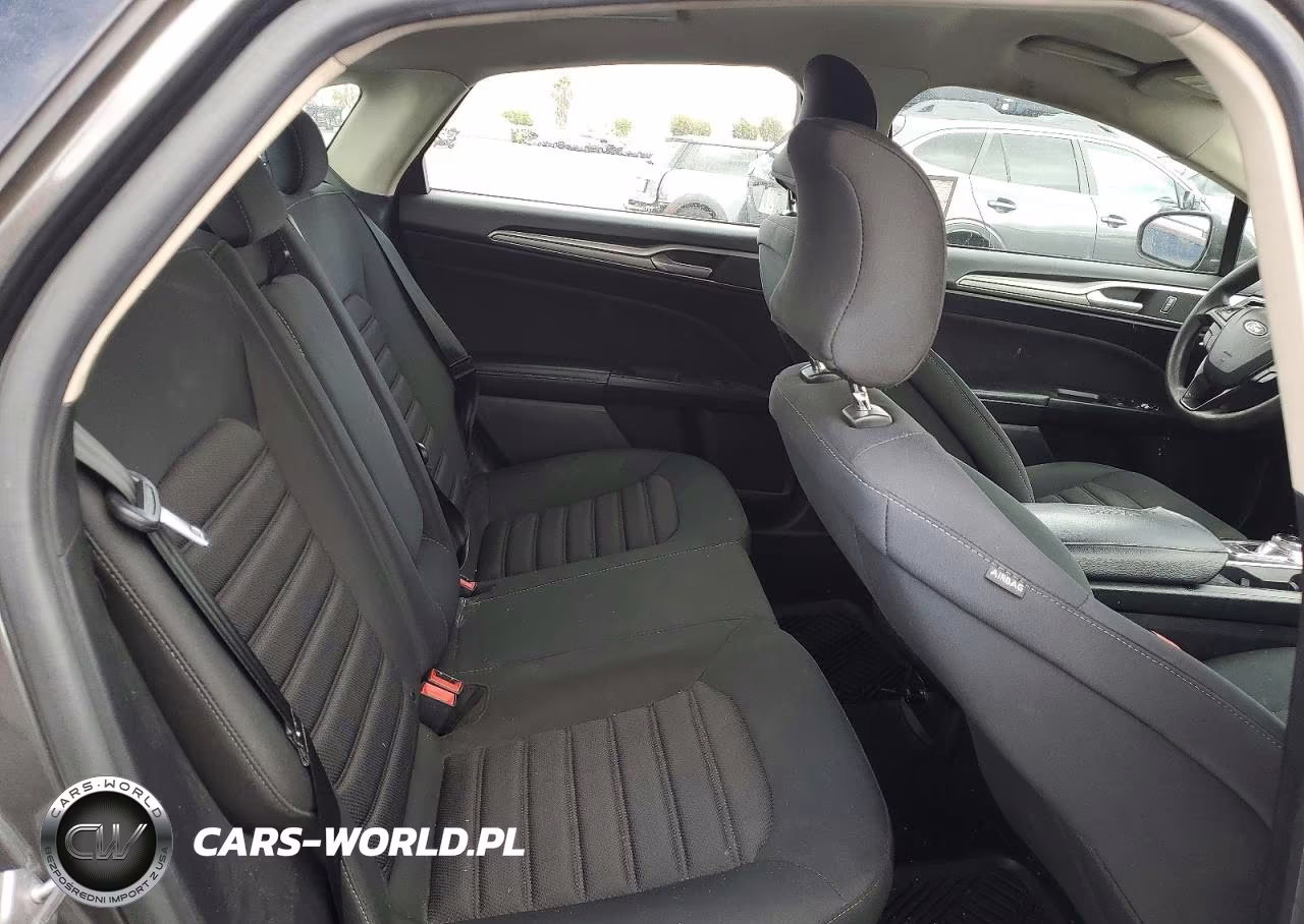 2019 Ford Fusion Se VIN:3FA6P0HD5KR115618 - 10