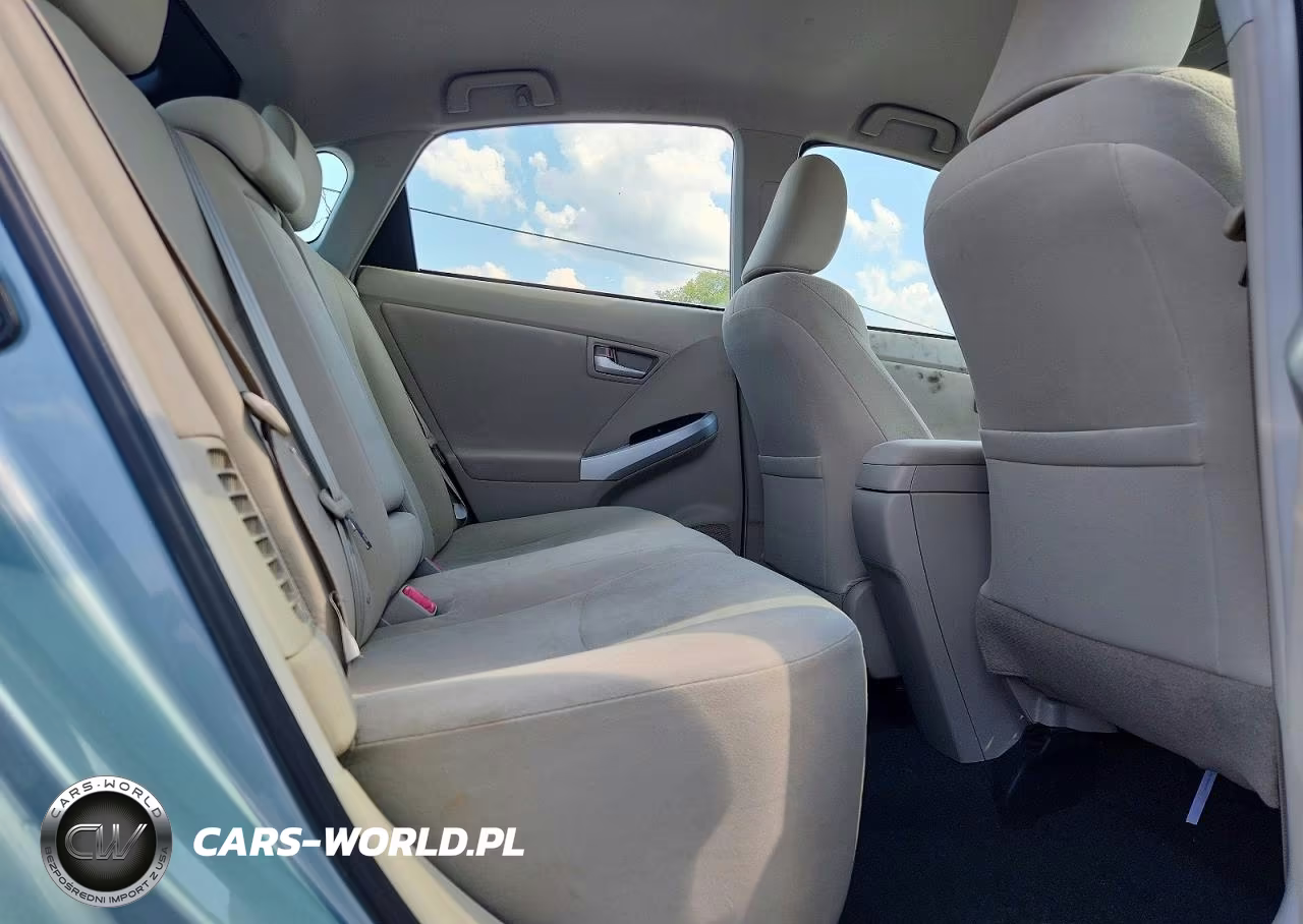 2014 Toyota Prius Two VIN:JTDKN3DU4E1824237 - 10