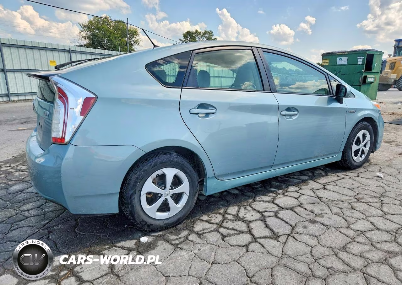 2014 Toyota Prius Two VIN:JTDKN3DU4E1824237 - 3