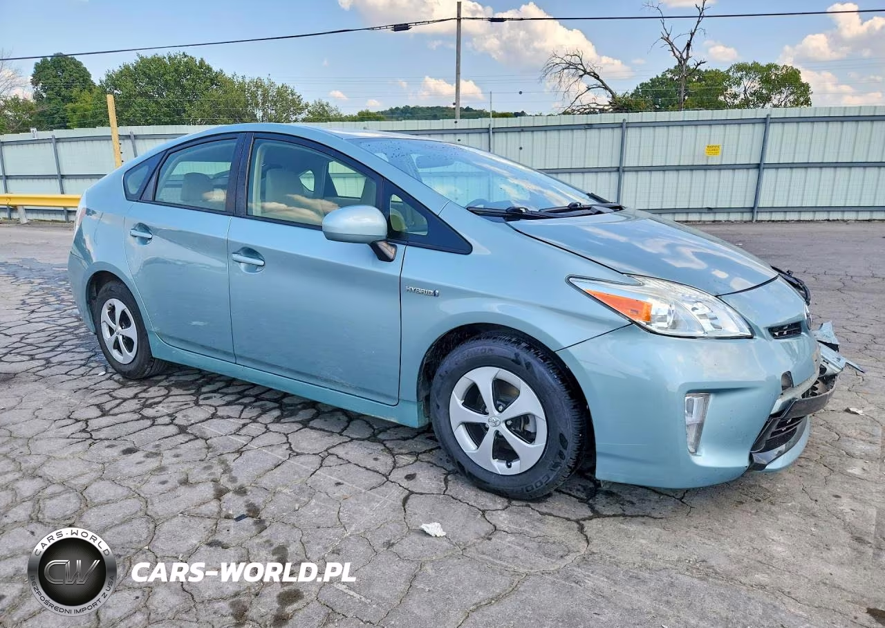 2014 Toyota Prius Two VIN:JTDKN3DU4E1824237 - 4