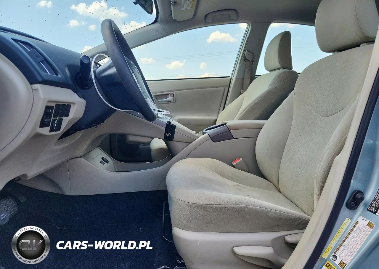 2014 Toyota Prius Two VIN:JTDKN3DU4E1824237 - 7