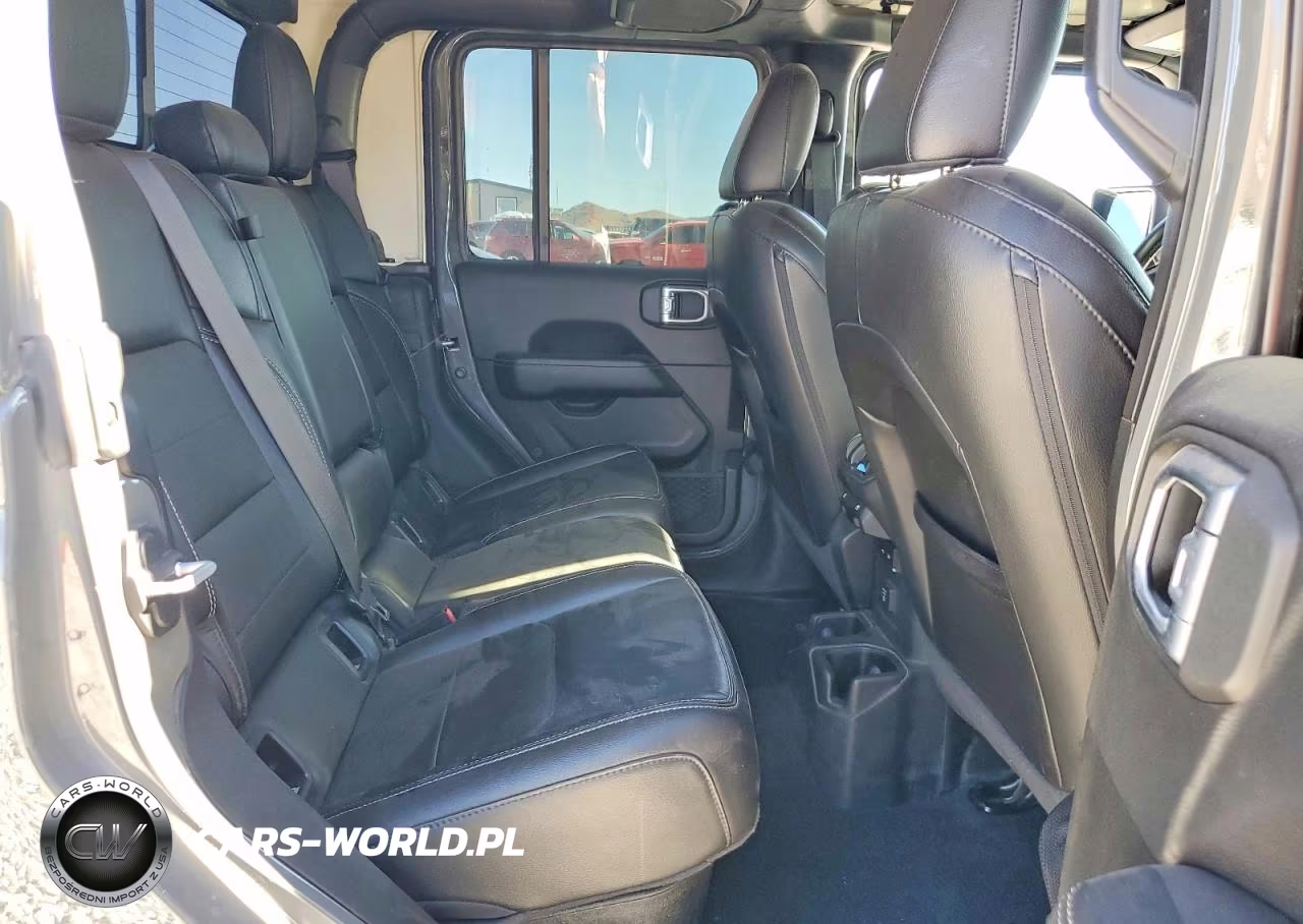 2020 Jeep Gladiator Overland VIN:1C6HJTFG6LL216239 - 10