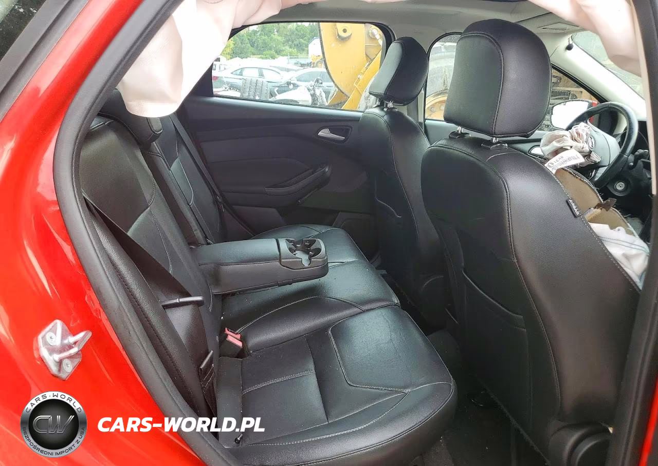 2016 Ford Focus Se VIN:1FADP3F24GL329953 - 10