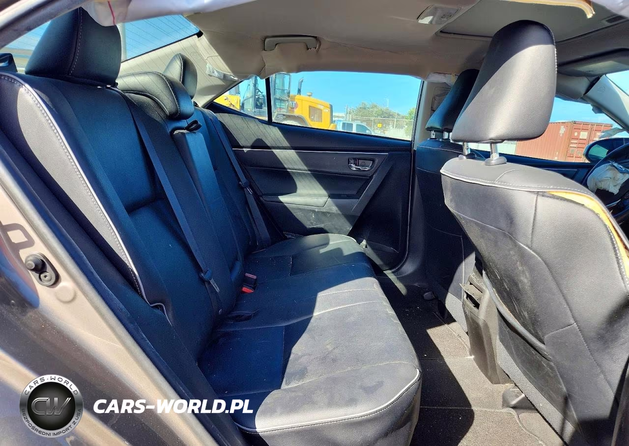 2018 Toyota Corolla L VIN:5YFBURHE6JP825632 - 10