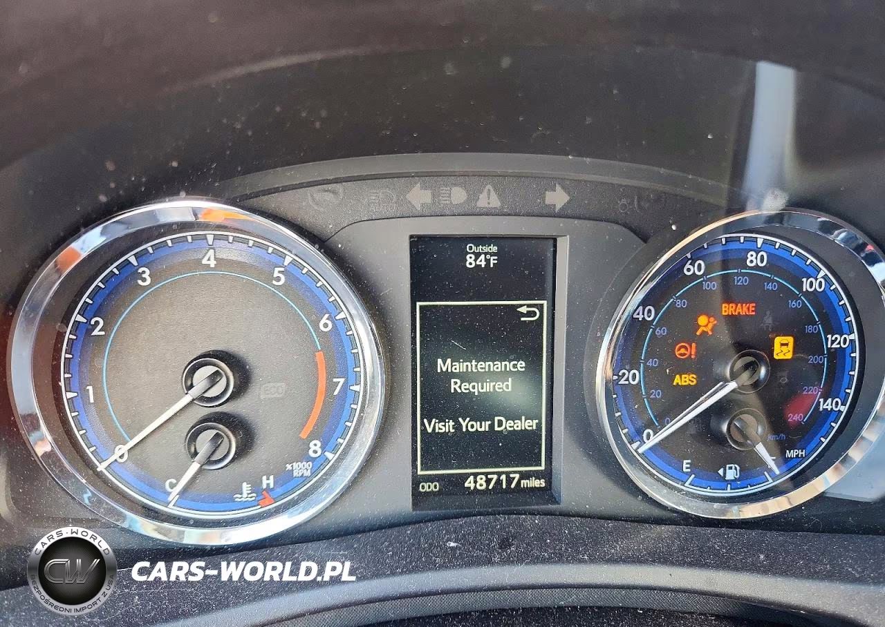 2018 Toyota Corolla L VIN:5YFBURHE6JP825632 - 9