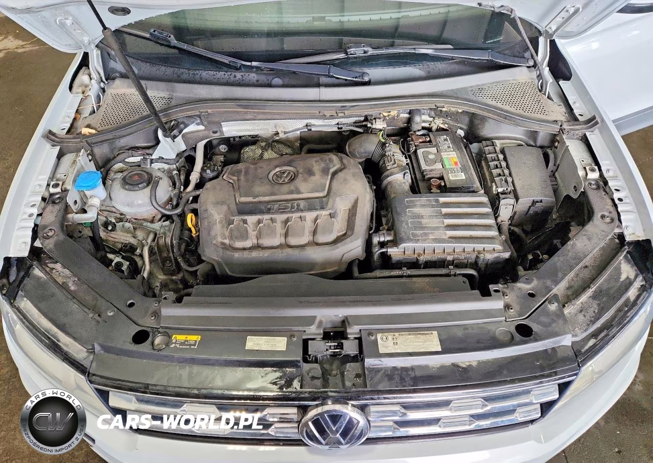 2018 Volkswagen Tiguan S VIN:3VV1B7AX1JM104127 - 11