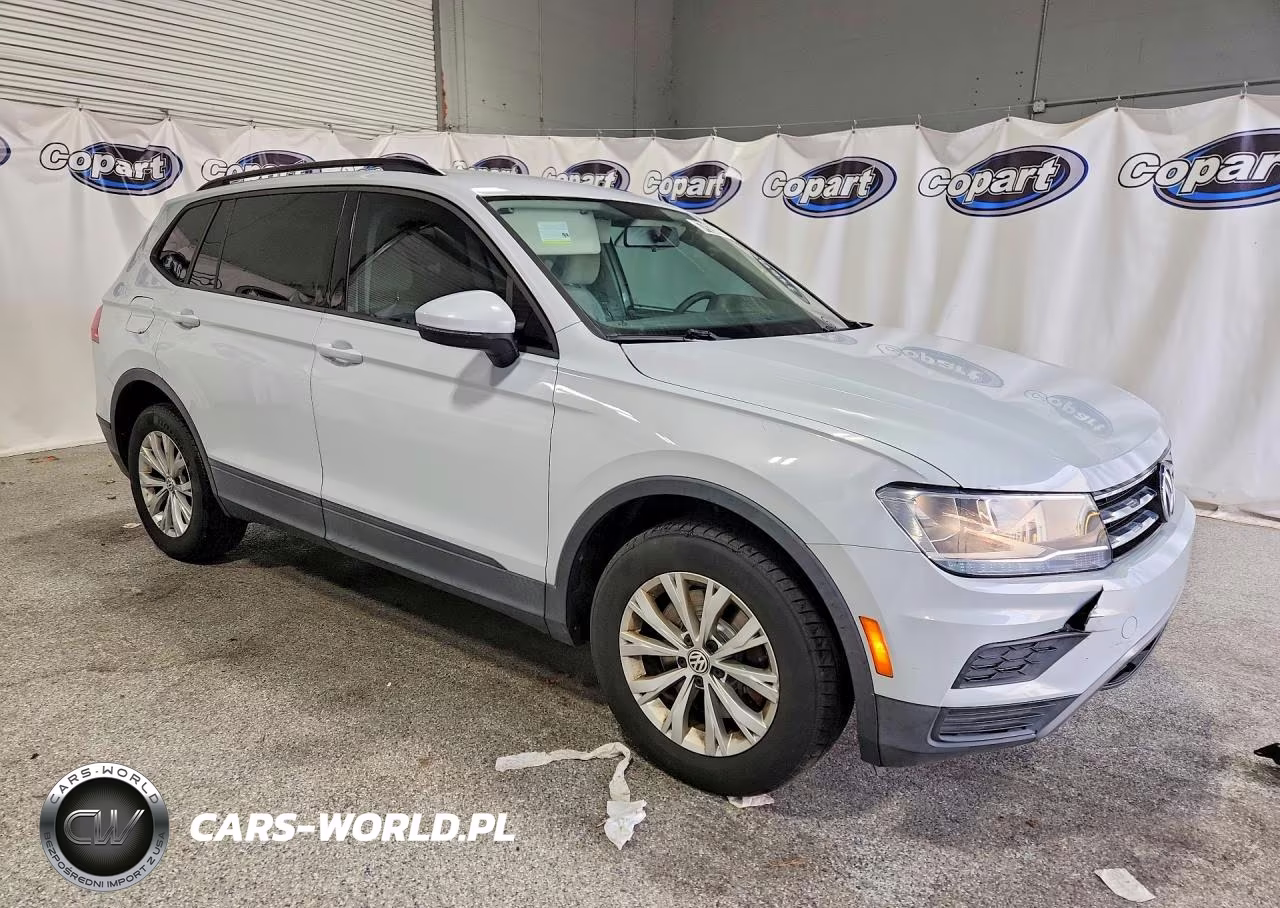 2018 Volkswagen Tiguan S VIN:3VV1B7AX1JM104127 - 4