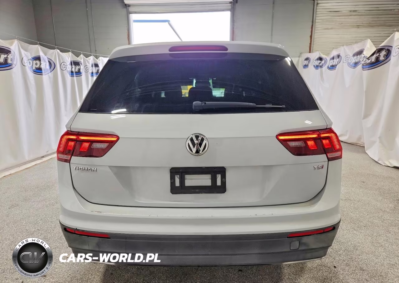 2018 Volkswagen Tiguan S VIN:3VV1B7AX1JM104127 - 6