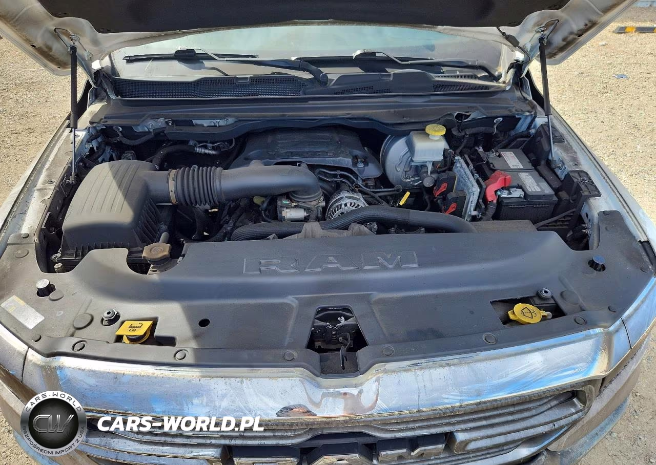 2019 Ram 1500 Laramie VIN:1C6SRFRT5KN662913 - 11