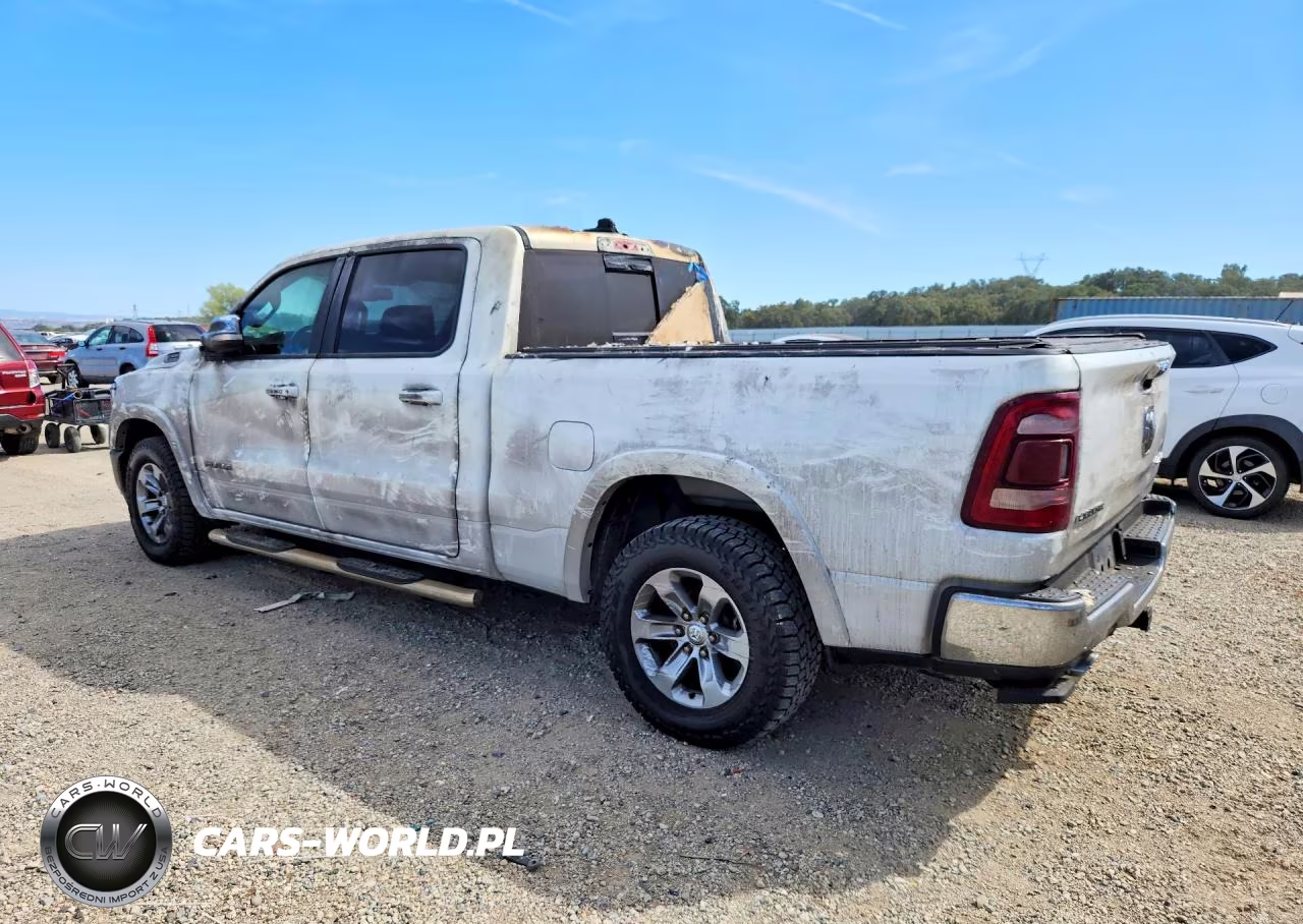 2019 Ram 1500 Laramie VIN:1C6SRFRT5KN662913 - 2