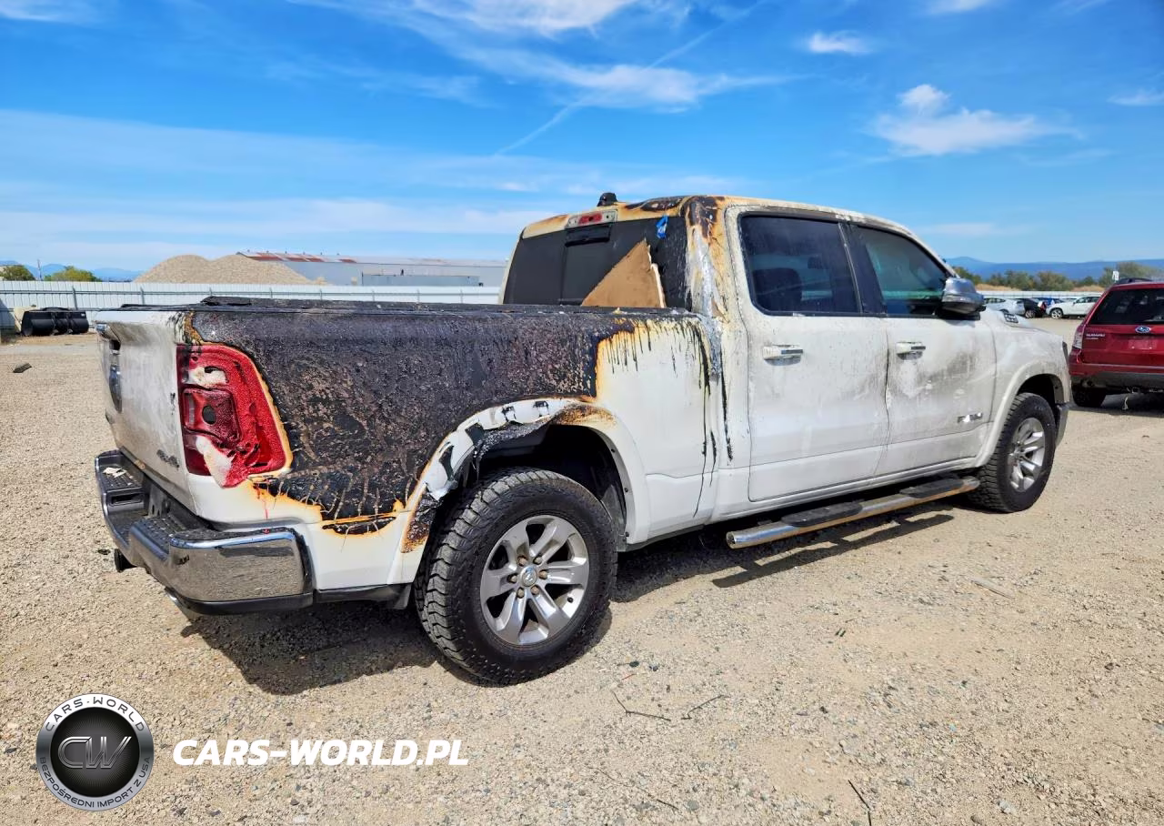 2019 Ram 1500 Laramie VIN:1C6SRFRT5KN662913 - 3