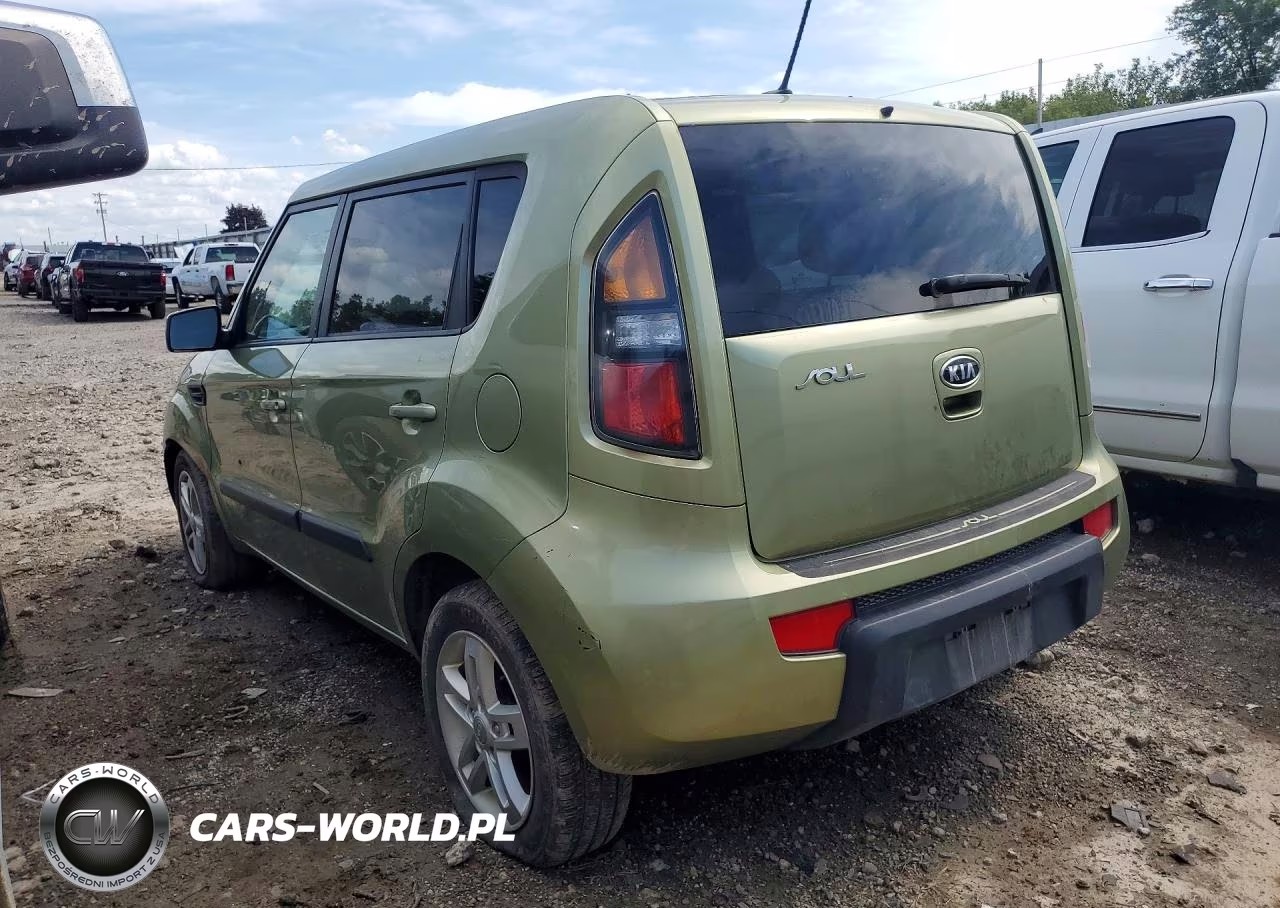2011 Kia Soul + VIN:KNDJT2A2XB7237063 - 2