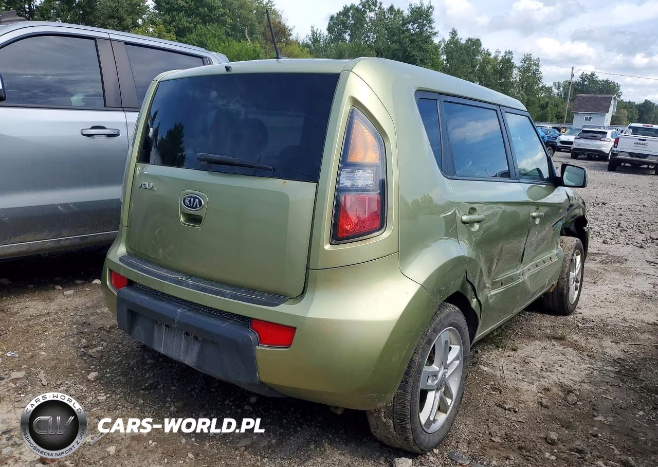 2011 Kia Soul + VIN:KNDJT2A2XB7237063 - 3