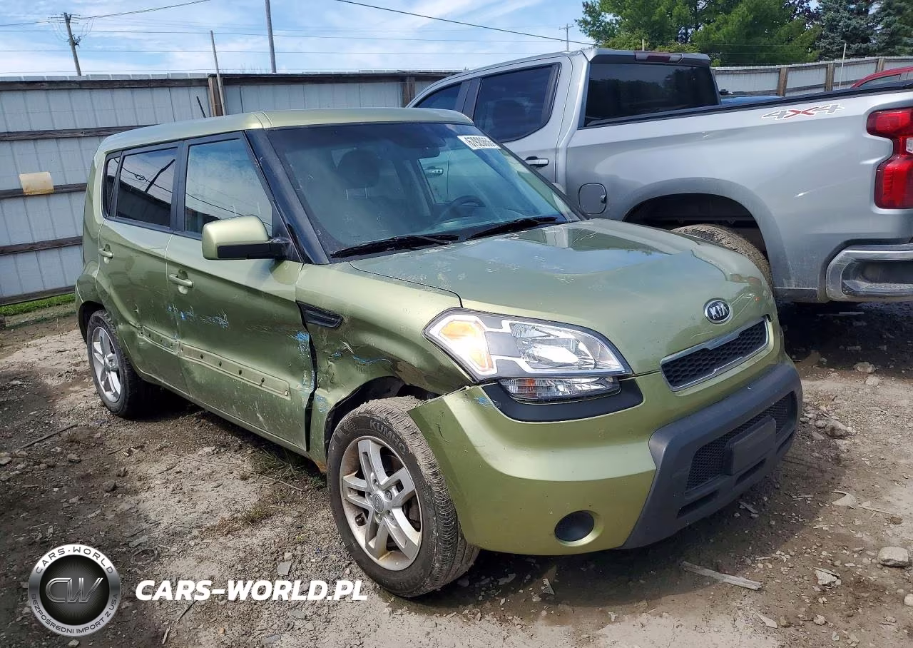 2011 Kia Soul + VIN:KNDJT2A2XB7237063 - 4