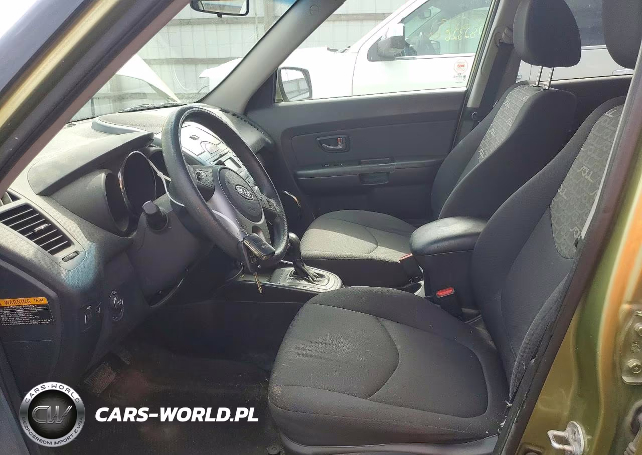 2011 Kia Soul + VIN:KNDJT2A2XB7237063 - 7