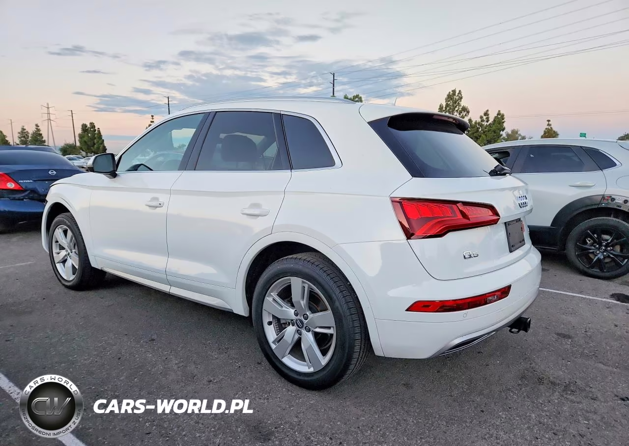 2018 Audi Q5 Premium Plus VIN:WA1BNAFY2J2208443 - 2