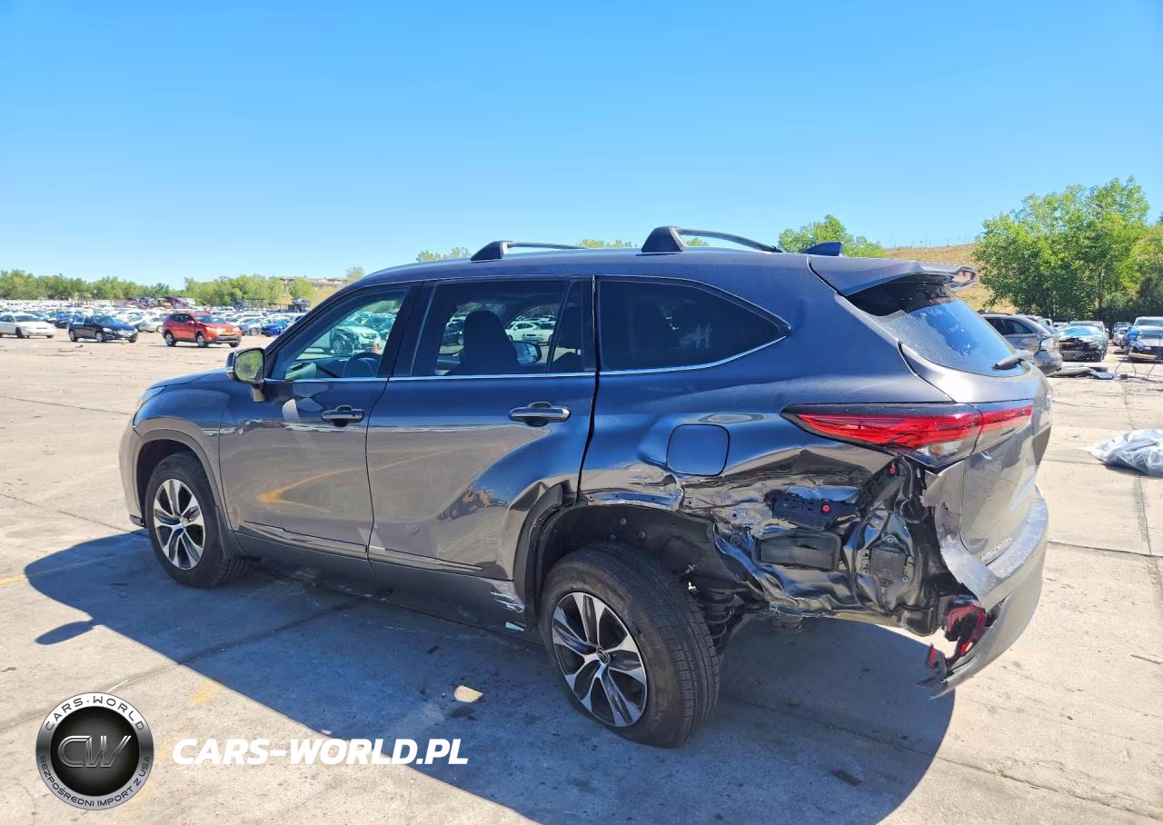 2022 Toyota Highlander Xle VIN:5TDHZRBH6NS589124 - 2