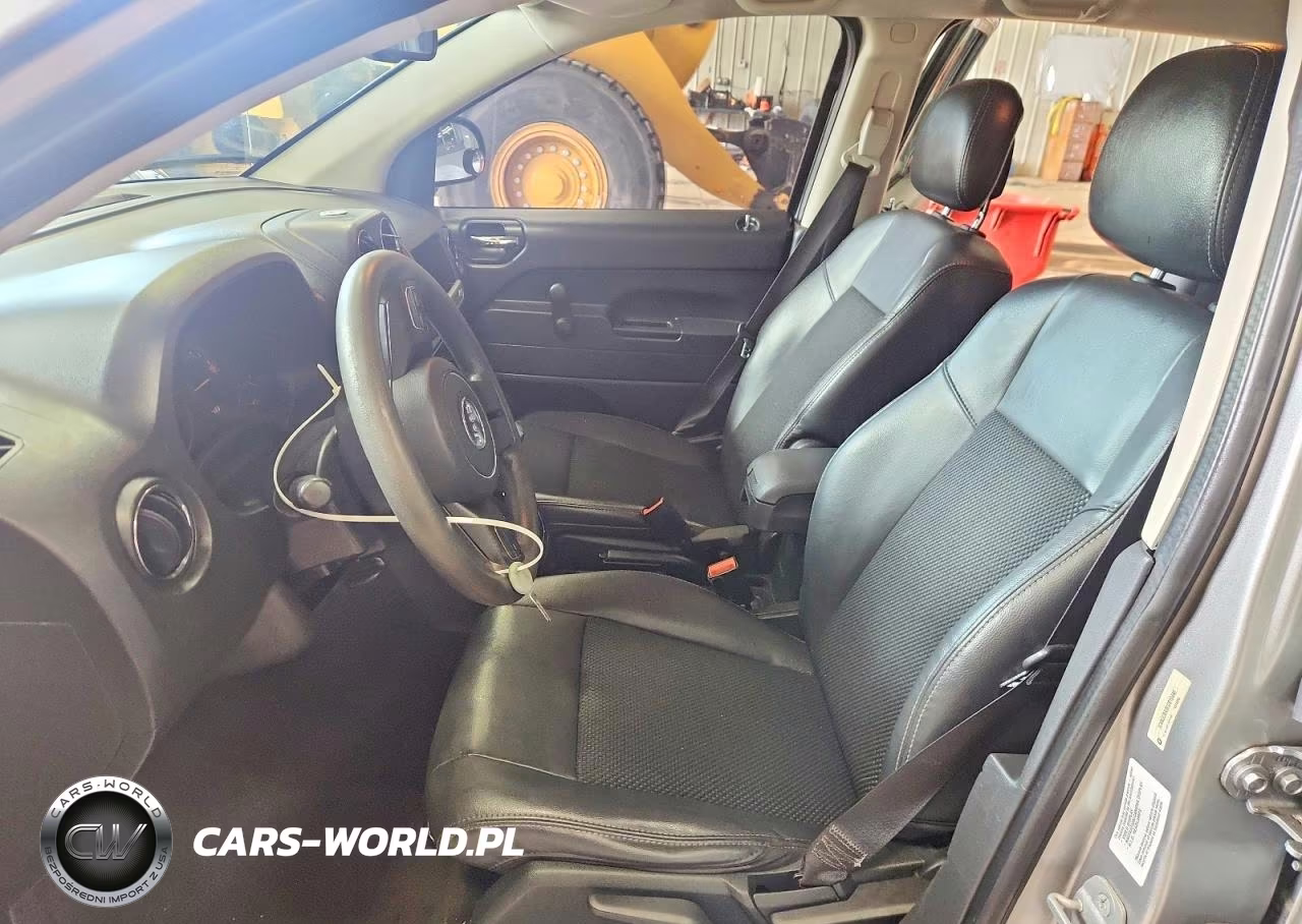 2014 Jeep Compass Sport VIN:1C4NJCBA9ED819440 - 7