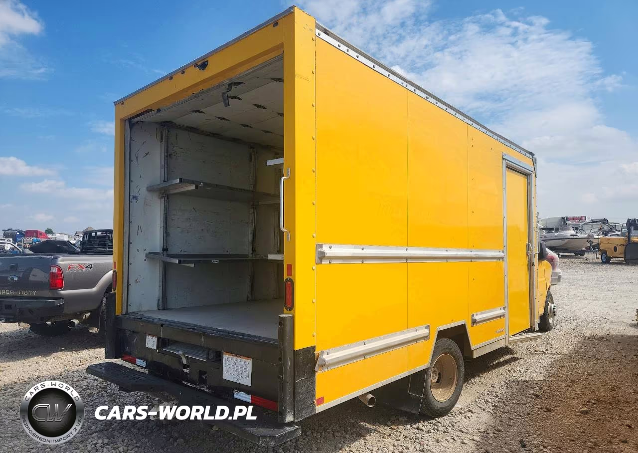 2022 GMC Savana Box Truck VIN:7GZ37TC77NN011075 - 3