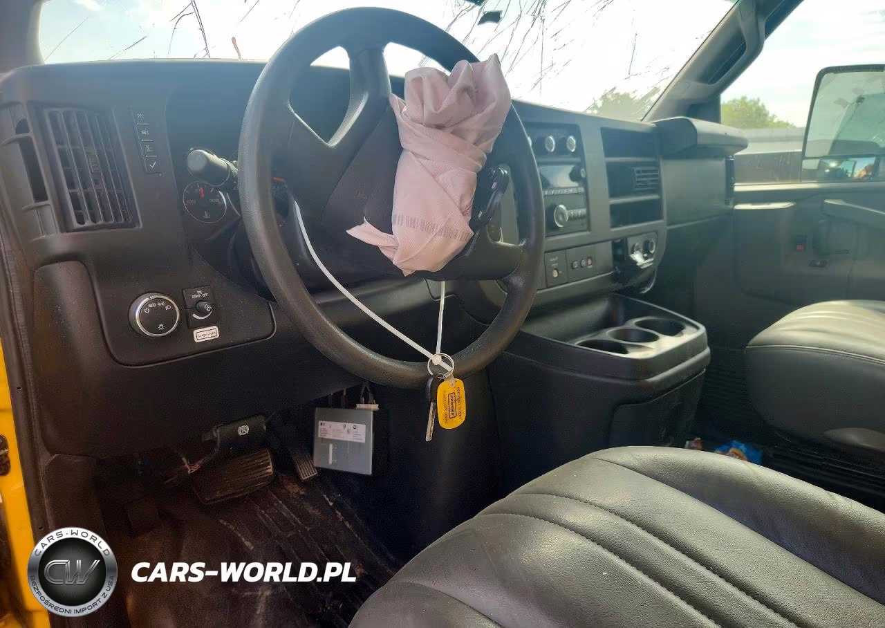 2022 GMC Savana Box Truck VIN:7GZ37TC77NN011075 - 8