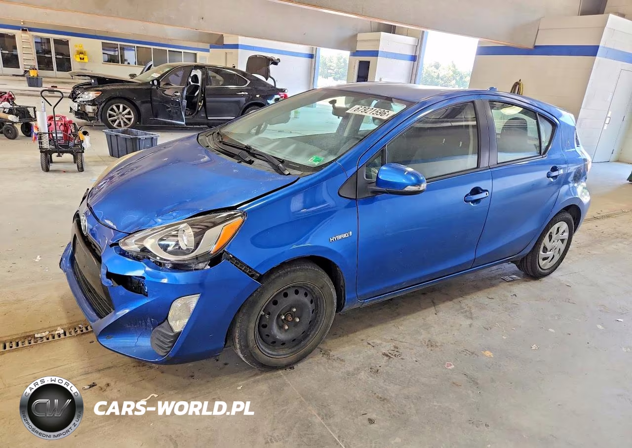 2016 Toyota Prius C Three