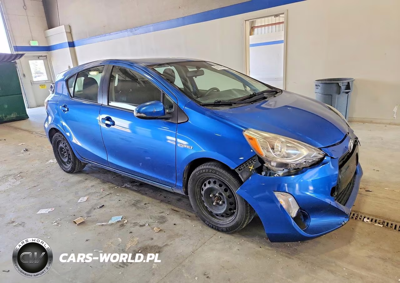2016 Toyota Prius C Three VIN:JTDKDTB39G1128926 - 4