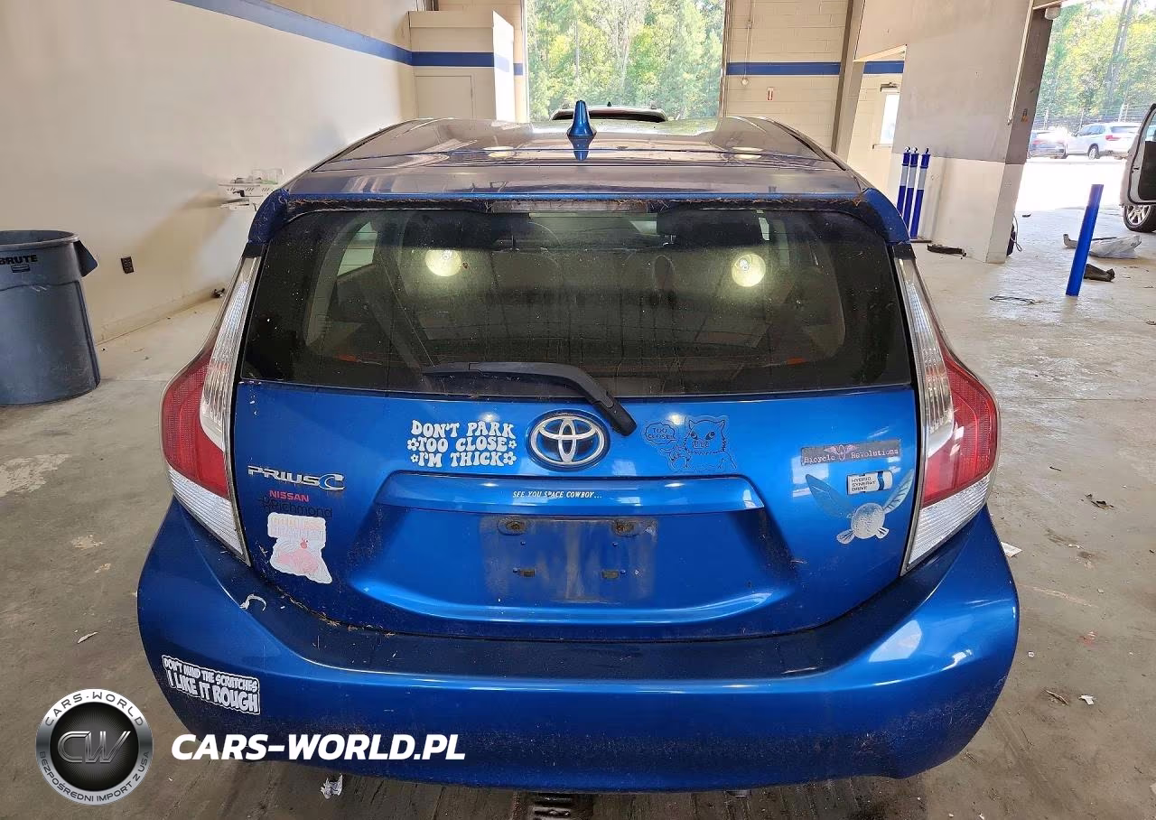 2016 Toyota Prius C Three VIN:JTDKDTB39G1128926 - 6