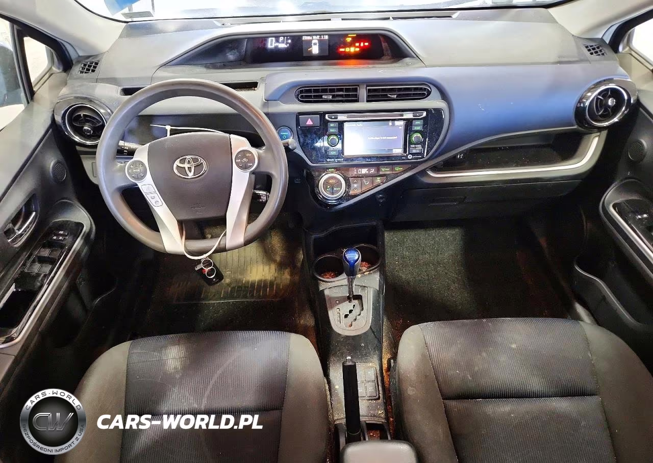 2016 Toyota Prius C Three VIN:JTDKDTB39G1128926 - 8