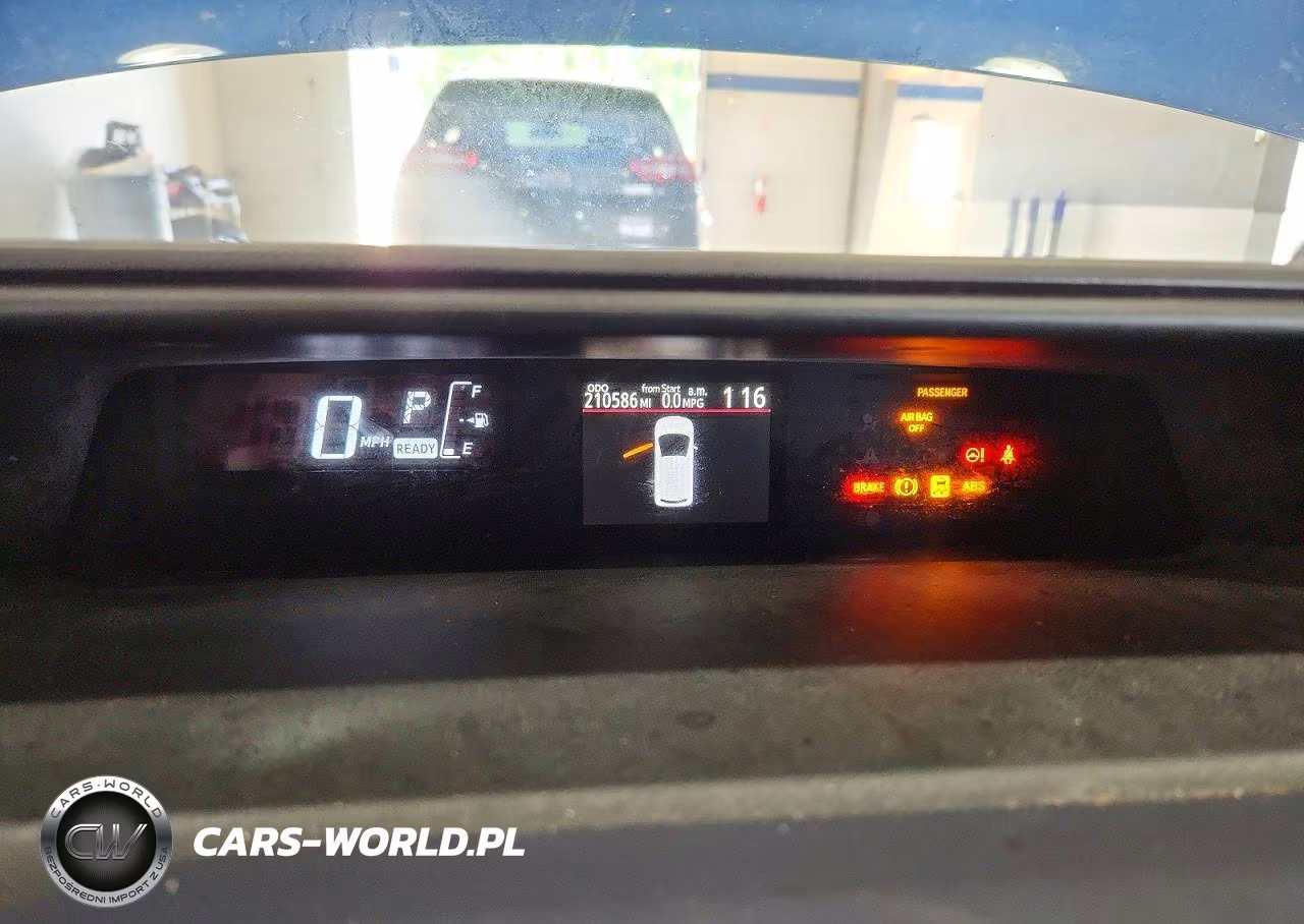 2016 Toyota Prius C Three VIN:JTDKDTB39G1128926 - 9
