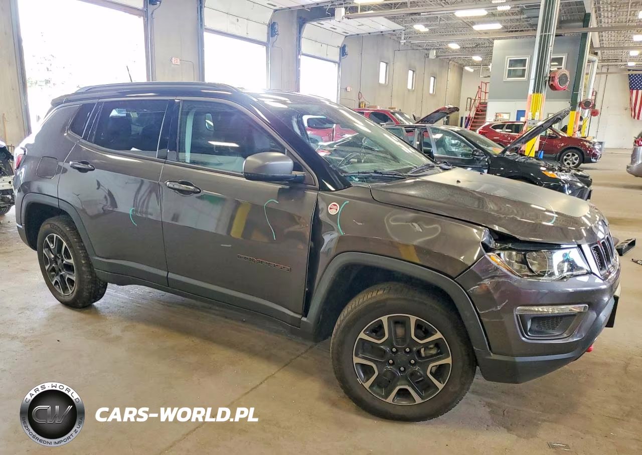 2019 Jeep Compass Trailhawk VIN:3C4NJDDB5KT690114 - 4