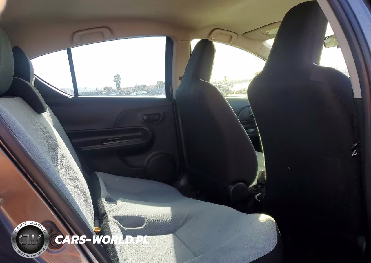 2015 Toyota Prius C One VIN:JTDKDTB36F1584980 - 10