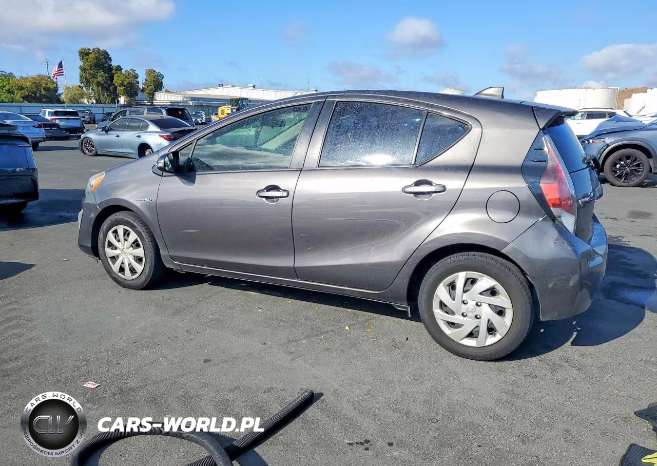 2015 Toyota Prius C One VIN:JTDKDTB36F1584980 - 2