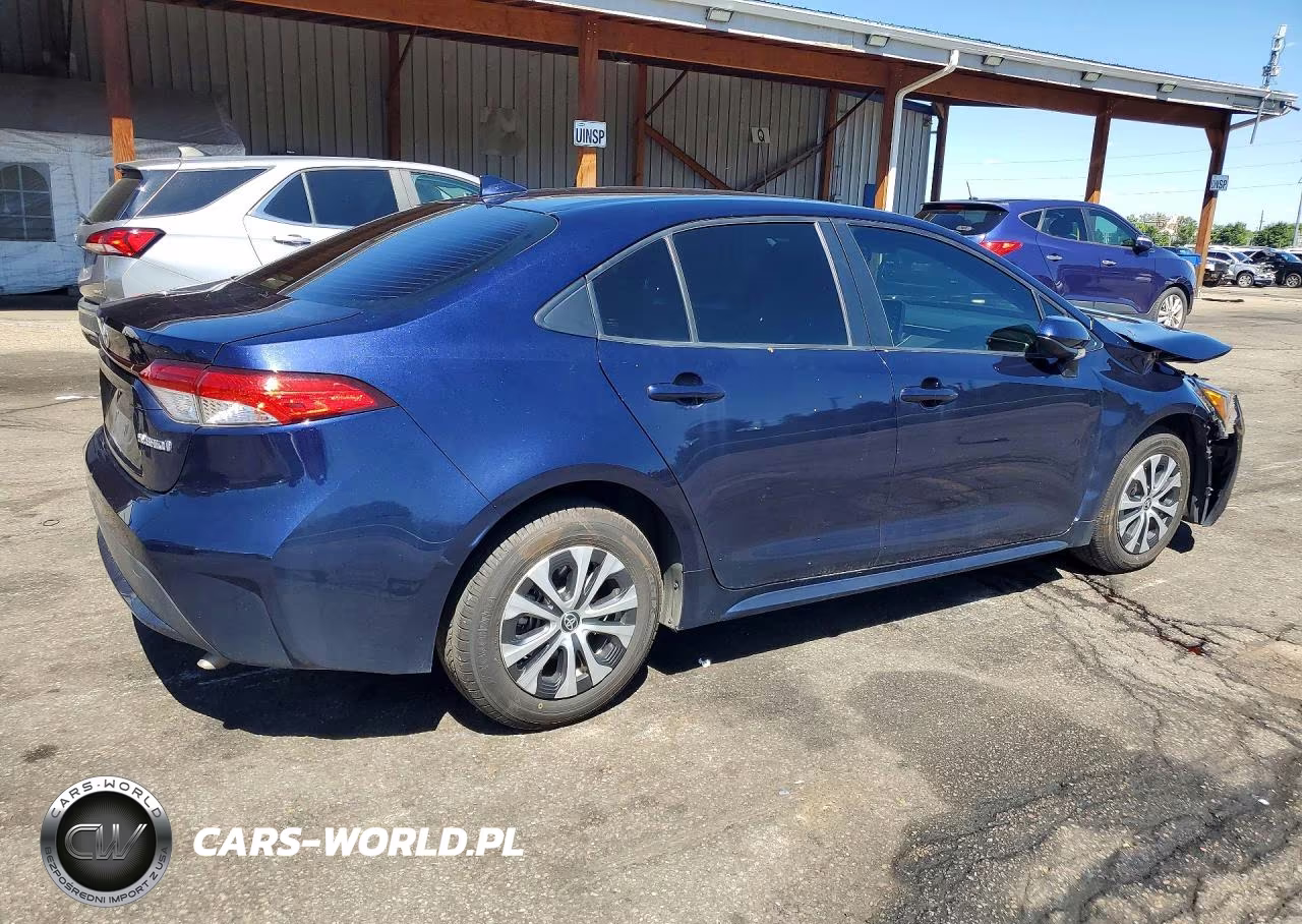 2022 Toyota Corolla Le VIN:JTDEAMDE1NJ057311 - 3