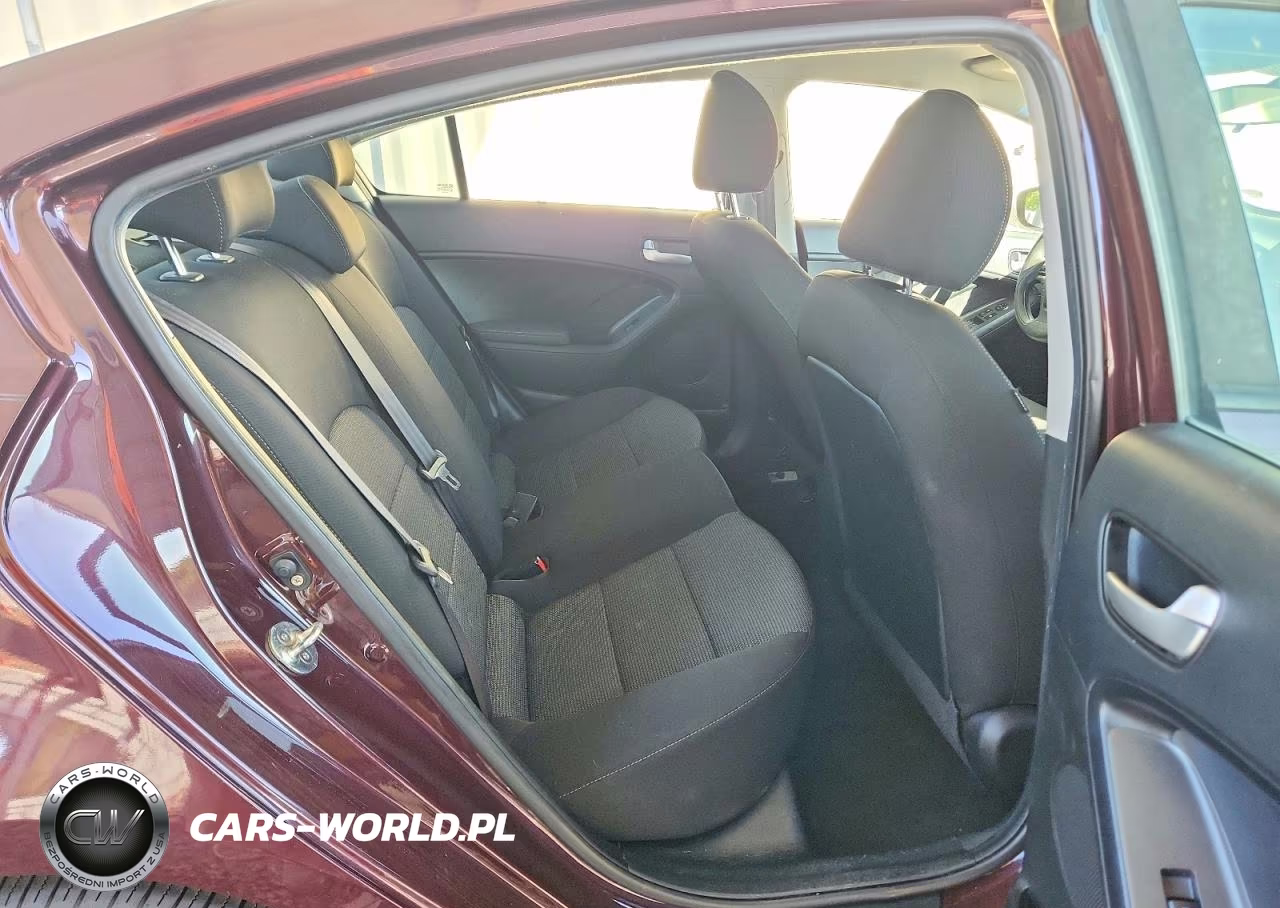 2018 Kia Forte Lx VIN:3KPFK4A71JE204290 - 10