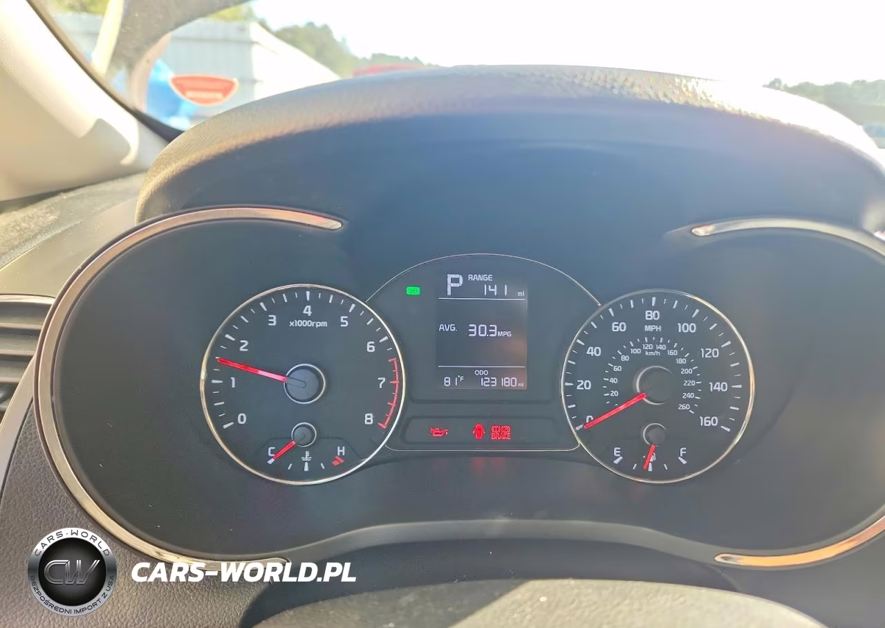2018 Kia Forte Lx VIN:3KPFK4A71JE204290 - 9