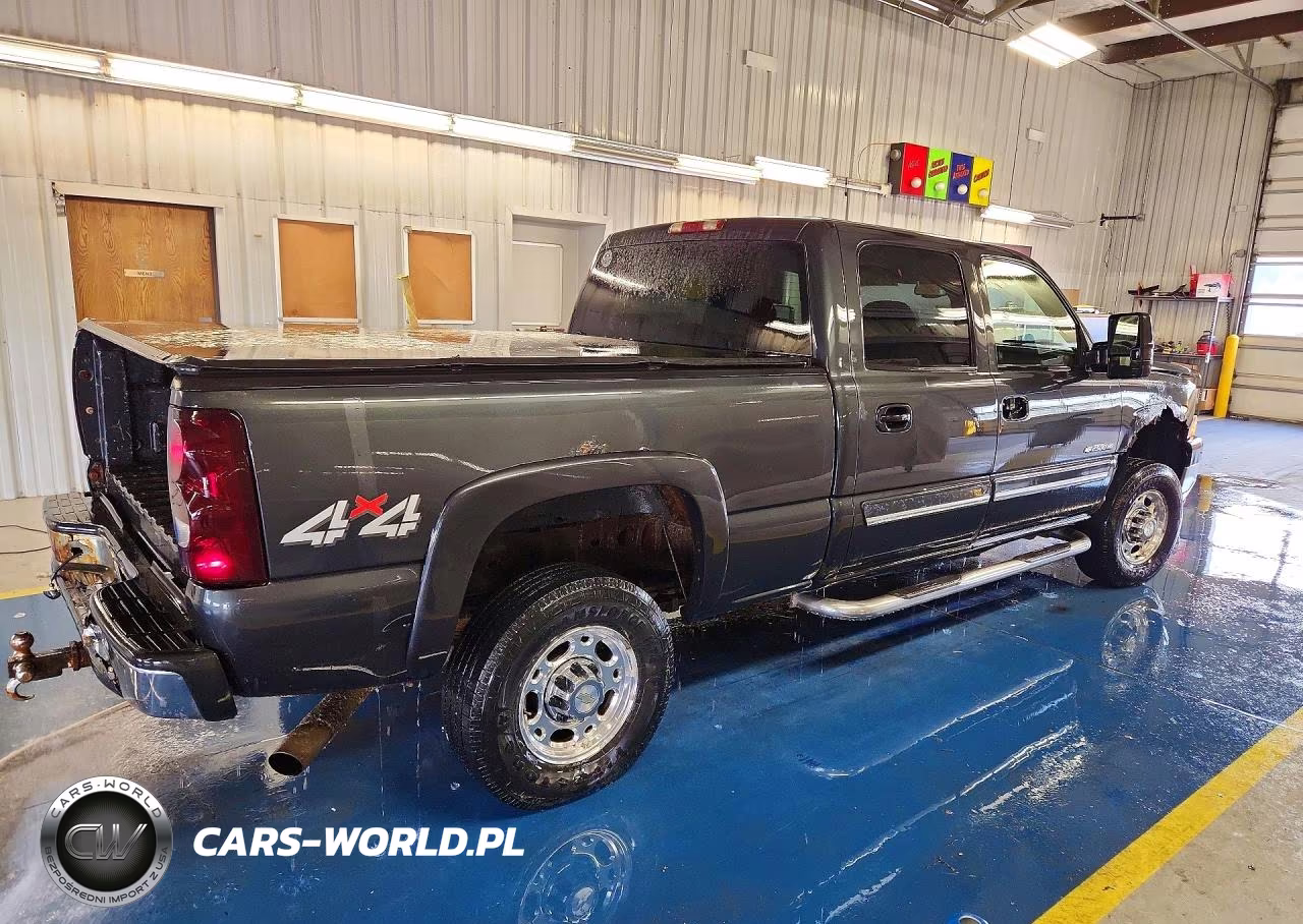 2003 Chevrolet Silverado K2500 Heavy Duty VIN:1GCHK23UX3F252508 - 3