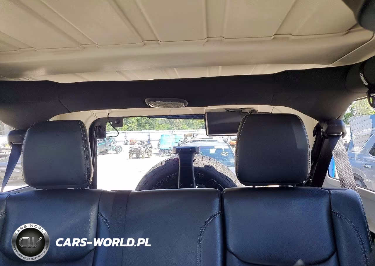 2014 Jeep Wrangler Unlimited Sahara VIN:1C4HJWEGXEL107426 - 10