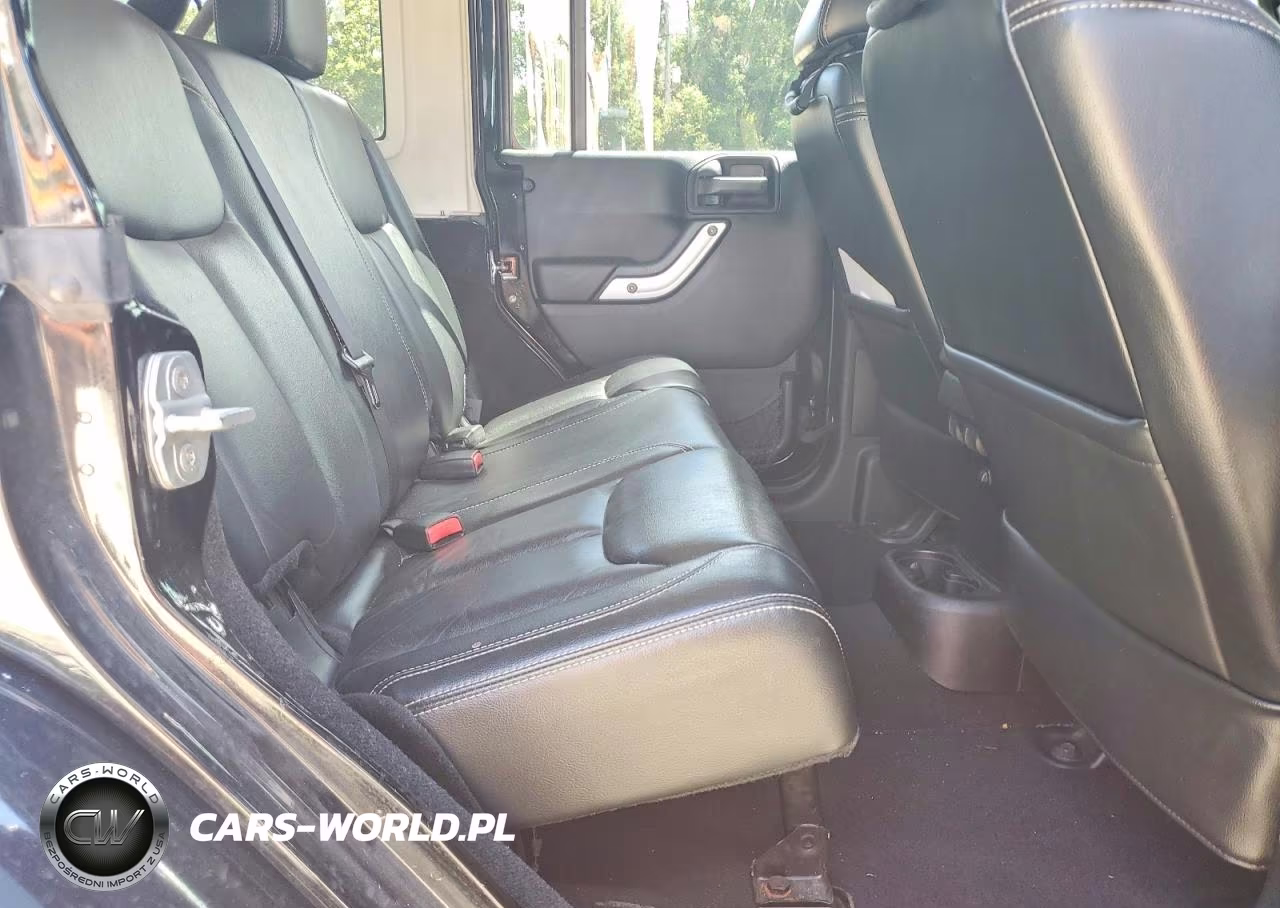 2014 Jeep Wrangler Unlimited Sahara VIN:1C4HJWEGXEL107426 - 11