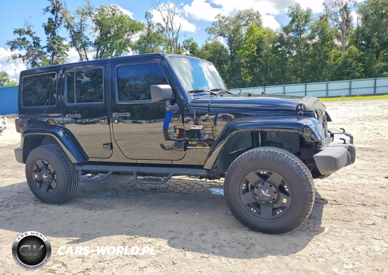 2014 Jeep Wrangler Unlimited Sahara VIN:1C4HJWEGXEL107426 - 4