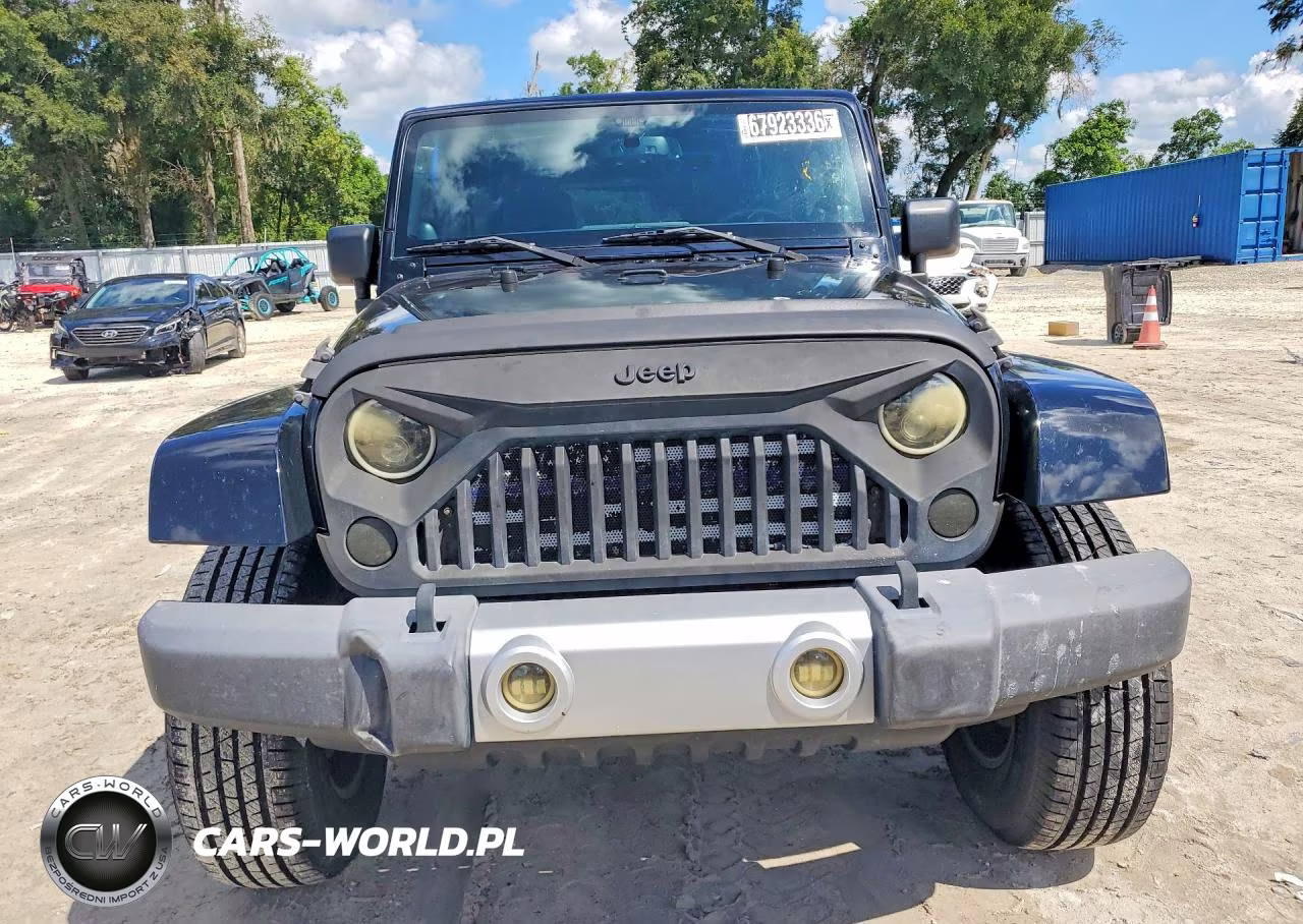 2014 Jeep Wrangler Unlimited Sahara VIN:1C4HJWEGXEL107426 - 5
