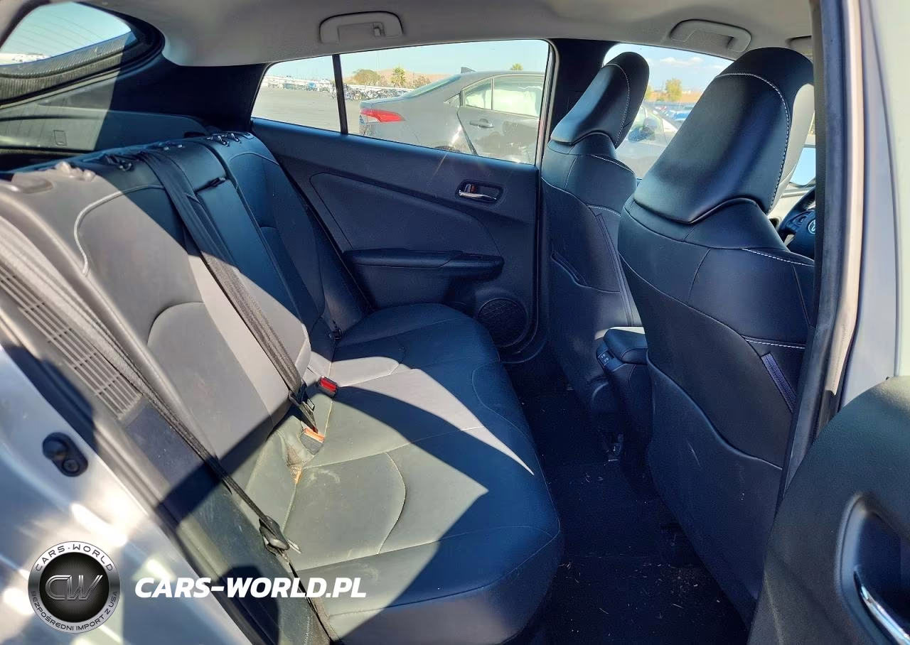 2021 Toyota Prius Prime Xle VIN:JTDKAMFP2M3192172 - 10