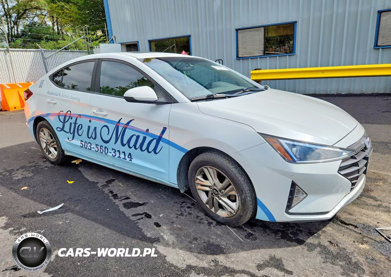 2019 Hyundai Elantra Value Edition VIN:5NPD84LF0KH424124 - 4